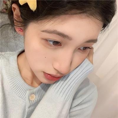 她比烟花寂寞